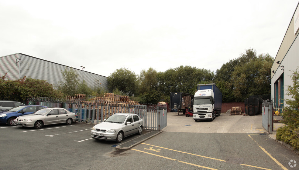 Bredbury Rd, Stockport for lease - Building Photo - Image 2 of 3