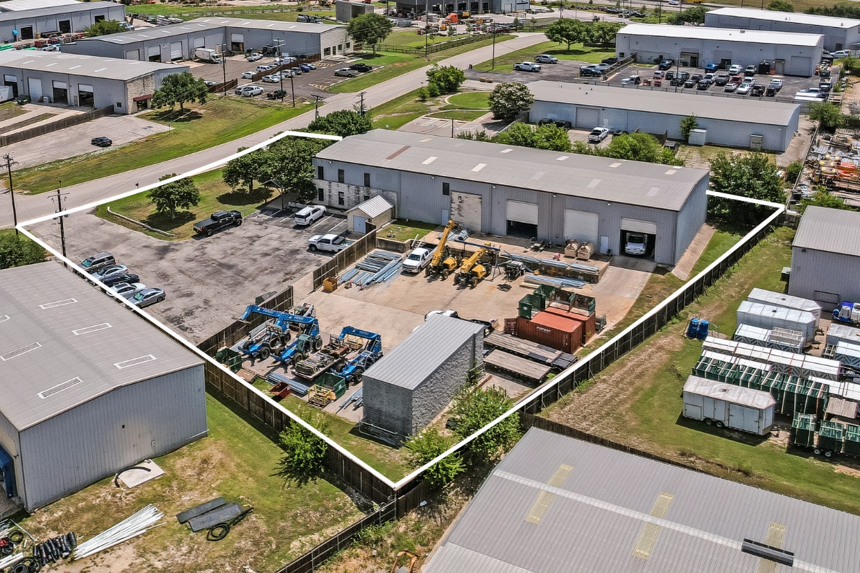 271 Commercial Dr, Buda, TX for sale Building Photo- Image 1 of 1