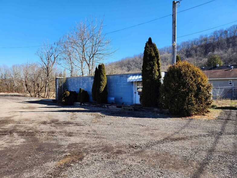 2384 W 23rd St, Bellaire, OH à vendre - Photo du bâtiment - Image 2 de 17
