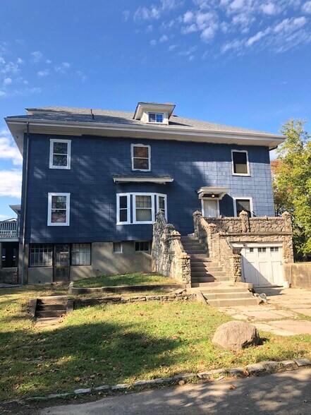 47 Thornton Ave, Cincinnati, OH à louer - Photo du bâtiment - Image 2 de 5