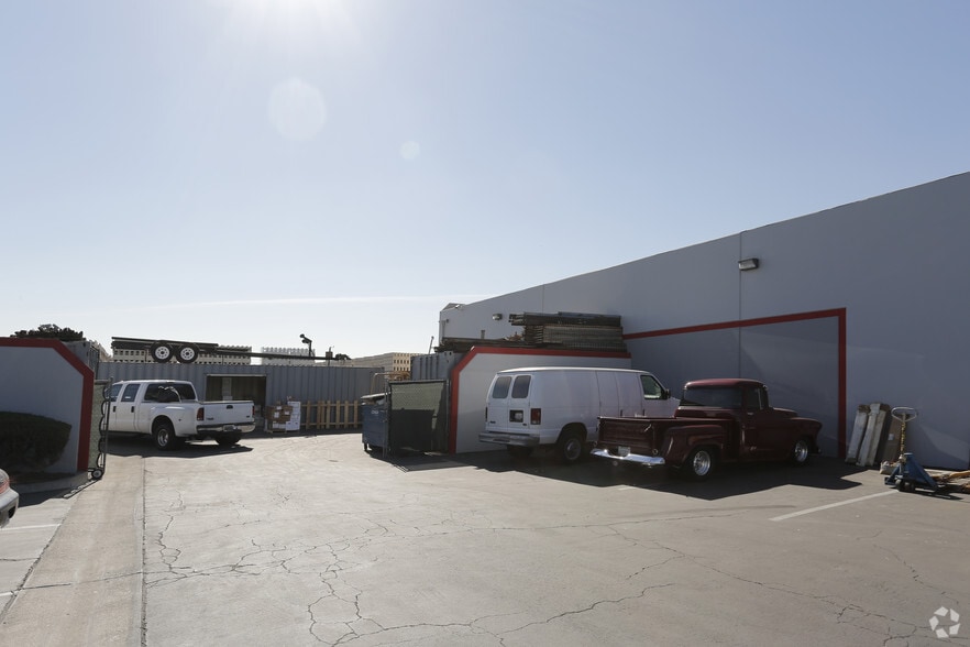 1216 W Grove Ave, Orange, CA for lease - Building Photo - Image 3 of 4