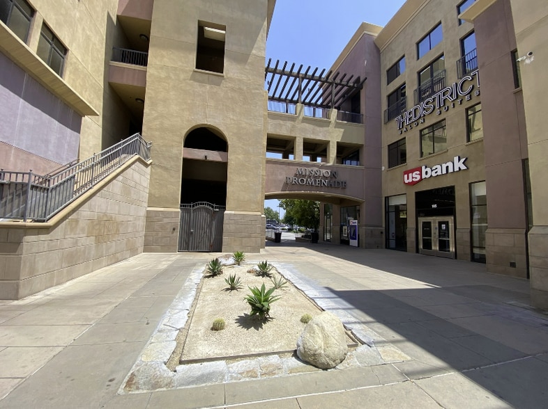 101 W Mission Blvd, Pomona, CA for lease - Building Photo - Image 3 of 7