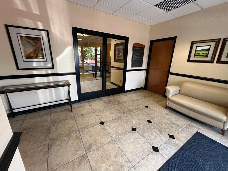 342 Cool Springs Blvd, Franklin, TN à louer - Hall d’entrée - Image 2 de 15