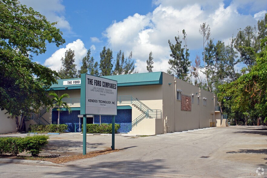 1950 NW 94th Ave, Miami, FL à vendre - Photo du bâtiment - Image 2 de 6