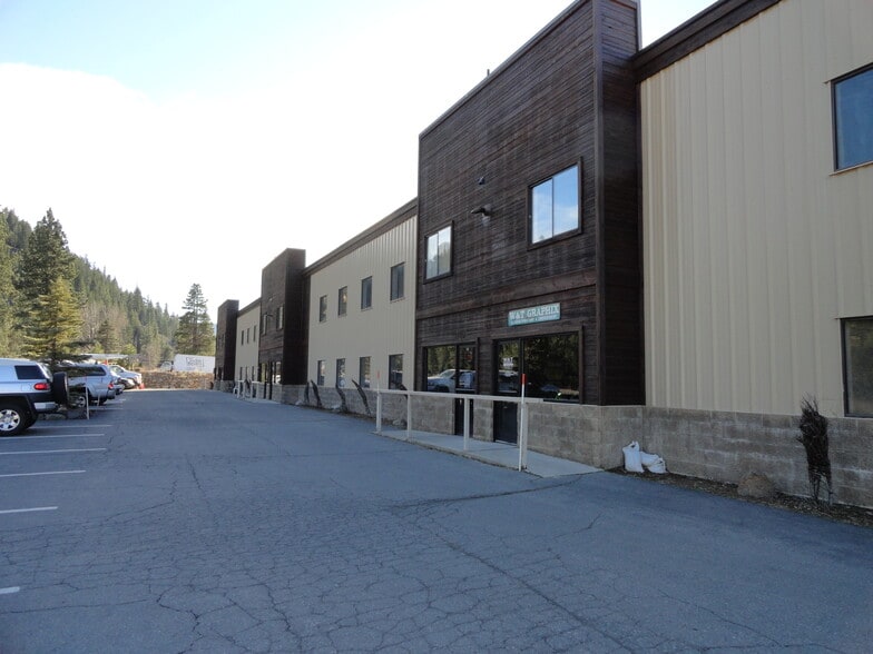 10434 River Park Pl, Truckee, CA for lease - Building Photo - Image 2 of 3
