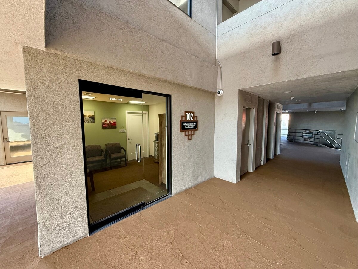 575 Price St, Pismo Beach, CA 93449 - Unité 102 -  - Photo intérieure - Image 1 of 5