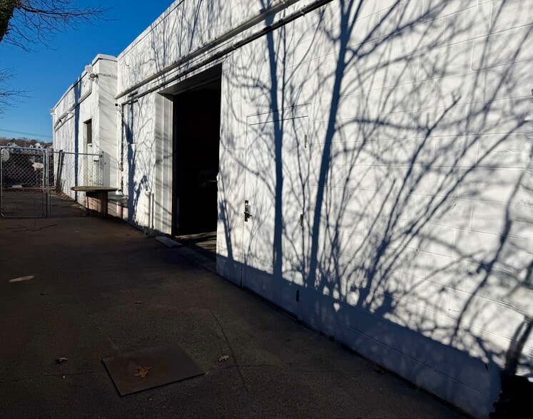 5 Reynolds, Norwalk, CT for lease - Primary Photo - Image 1 of 5