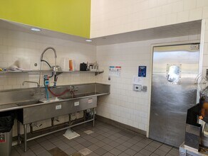 1000 Metro Center Blvd, Foster City, CA for lease Interior Photo- Image 2 of 5