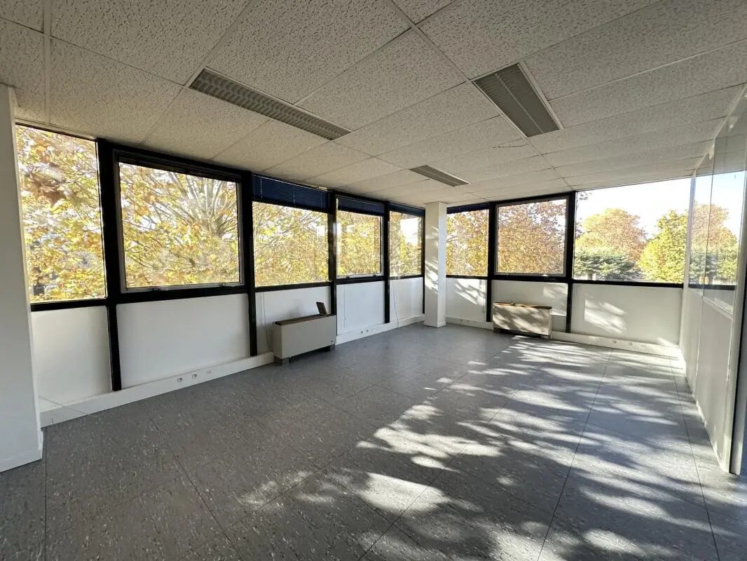 Office in Labège for lease Interior Photo- Image 1 of 5