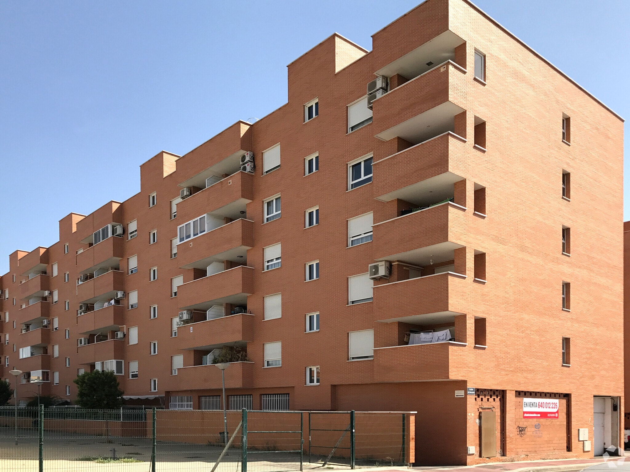 Calle Victoria Kent, 1, Parla, Madrid for sale Building Photo- Image 1 of 3