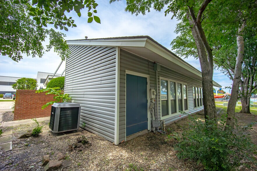 2400 Tee Cir, Norman, OK à louer - Photo du bâtiment - Image 2 de 20