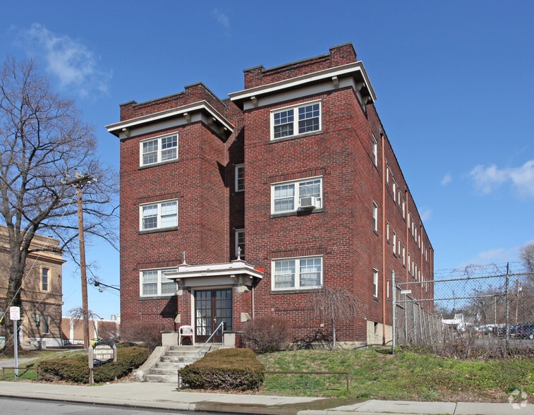 2240 Norwood Ave, Cincinnati, OH for sale - Primary Photo - Image 1 of 10