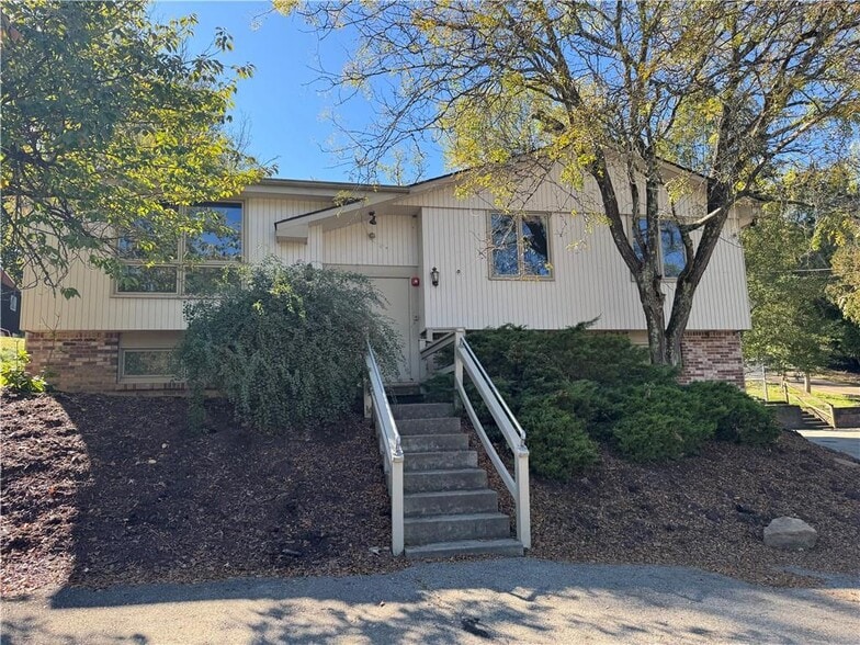 119 Hidden Valley Rd, McMurray, PA à louer - Photo du bâtiment - Image 3 de 7