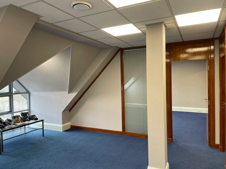 Milbanke Way, Bracknell for lease - Building Photo - Image 3 of 7