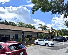 4211 E Busch Blvd, Tampa, FL à louer Photo du bâtiment- Image 2 de 7