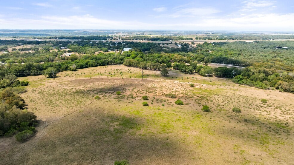 1272 Old Lytton Springs Rd, Lockhart, TX à vendre - Photo du bâtiment - Image 3 de 27