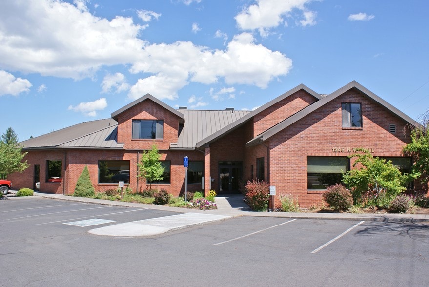 1345 NW Wall St, Bend, OR for lease - Building Photo - Image 2 of 9