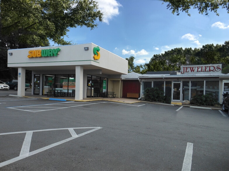 2206 E Silver Springs Blvd, Ocala, FL for lease - Primary Photo - Image 1 of 12