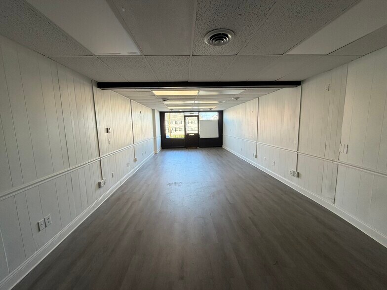 1375 Madison Ave, Bridgeport, CT à louer - Photo du bâtiment - Image 3 de 8