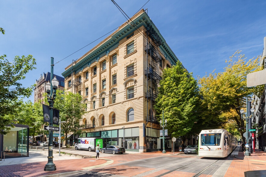 918 SW Yamhill St, Portland, OR for sale - Building Photo - Image 3 of 16
