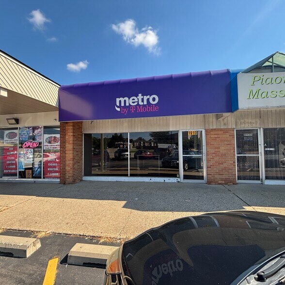 1908-1910 W Stadium Blvd, Ann Arbor, MI à louer - Photo du bâtiment - Image 2 de 3