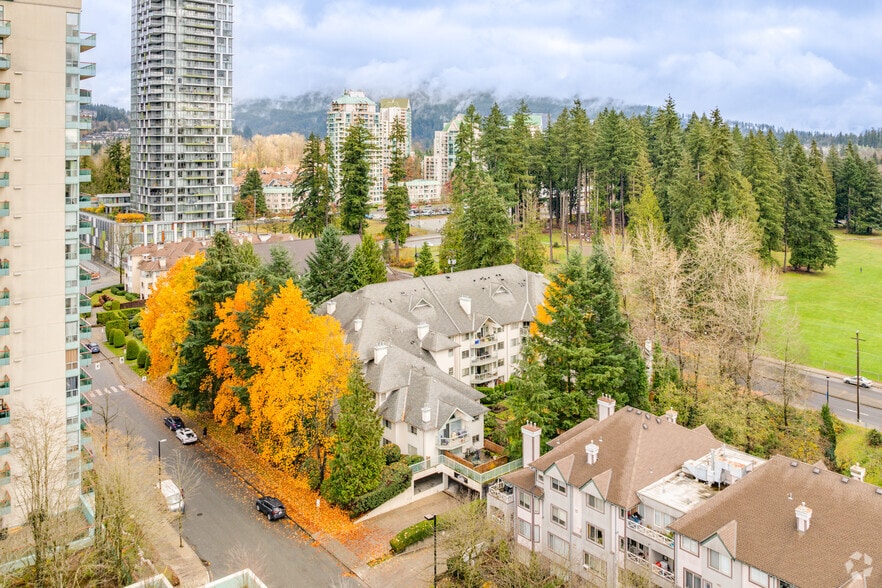 1148 Westwood St, Coquitlam, BC à vendre - Aérien - Image 3 de 3