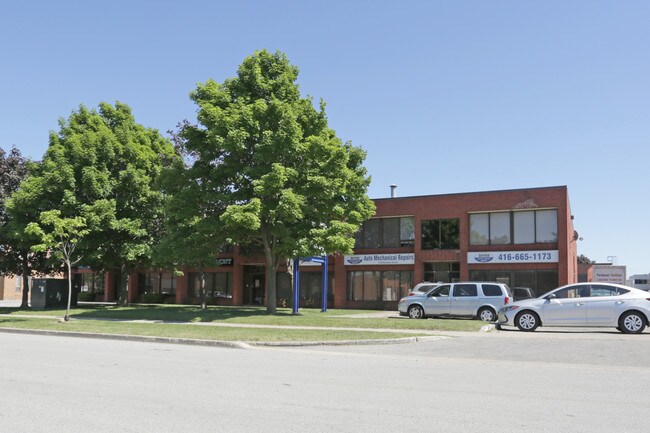 Plus de détails pour 210 Drumlin Cir, Vaughan, ON - Bureau, Industriel à louer