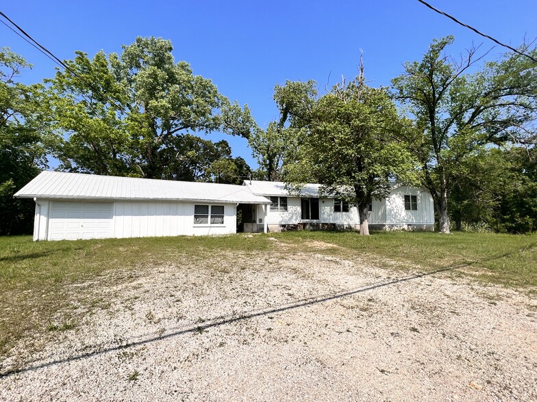 15722 N State Highway 5, Sunrise Beach, MO for sale - Primary Photo - Image 1 of 1