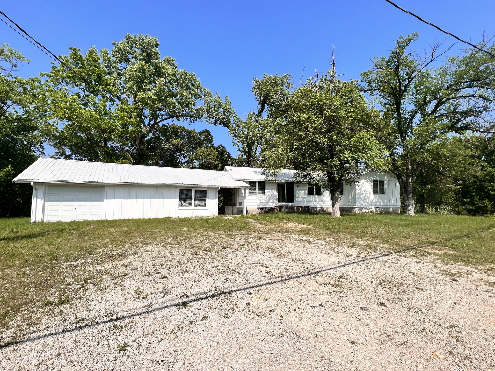 15722 N State Highway 5, Sunrise Beach, MO for sale Primary Photo- Image 1 of 1