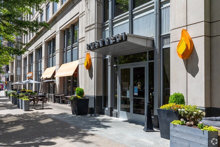 4075 Wilson Blvd, Arlington, VA à louer - Photo du bâtiment - Image 3 de 13