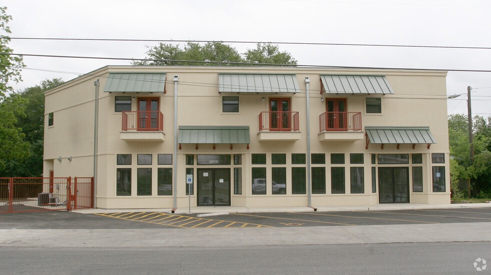 3010-3012 N Saint Marys St, San Antonio, TX for lease - Building Photo - Image 3 of 6