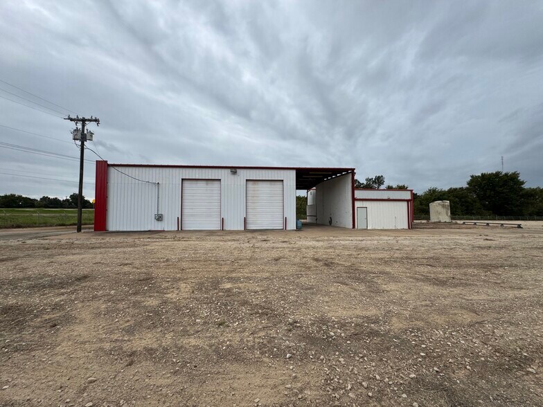 9182 S US Highway 79, Palestine, TX à vendre - Photo du bâtiment - Image 1 de 74