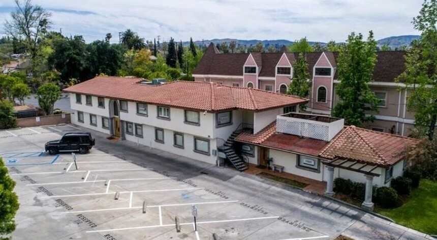 112 E Olive Ave, Redlands, CA à louer Photo principale- Image 1 de 14