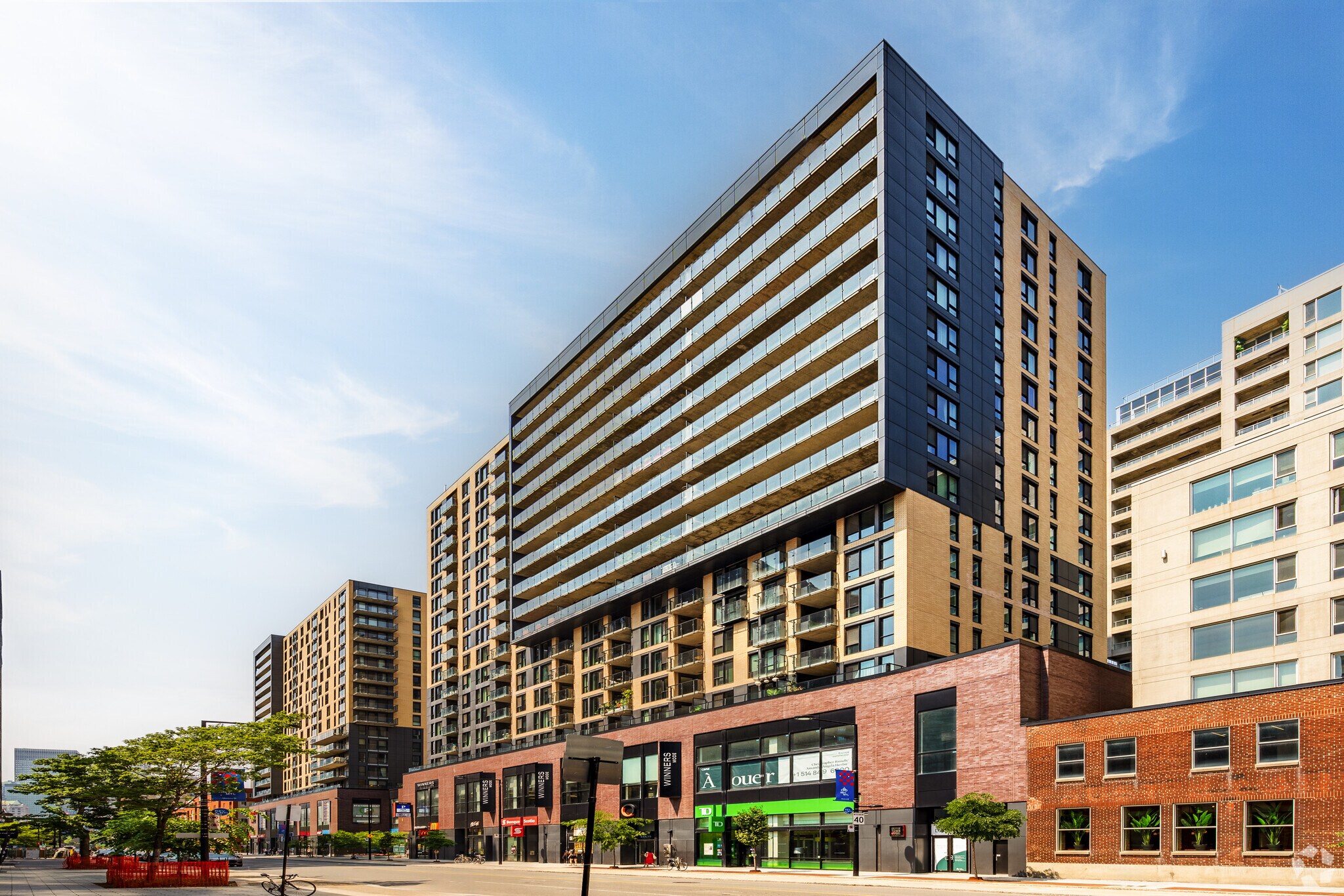 225 Rue Peel, Montréal, QC for lease Building Photo- Image 1 of 8