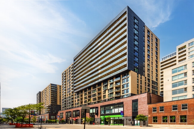 More details for 225 Rue Peel, Montréal, QC - Retail for Lease