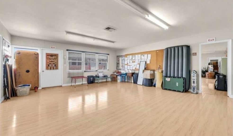 412 N San Gabriel Ave, Azusa, CA for lease - Interior Photo - Image 3 of 5
