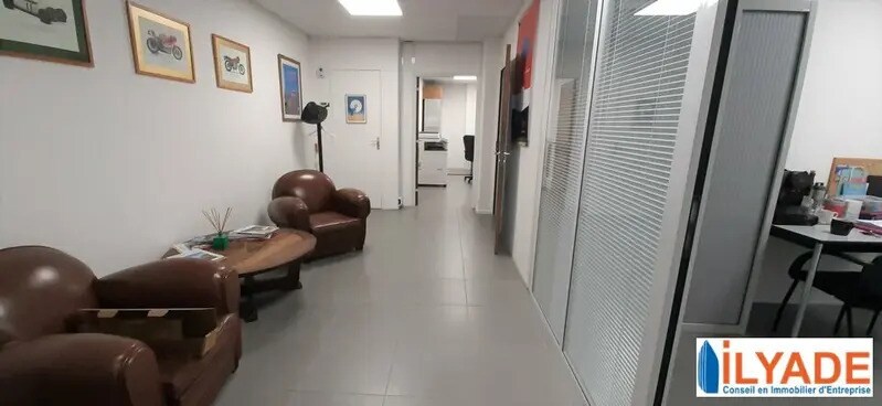 Office in Aix-en-Provence for lease - Interior Photo - Image 2 of 5