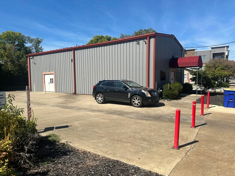 517 E 7th Ave, Bowling Green, KY à louer - Photo du bâtiment - Image 2 de 4