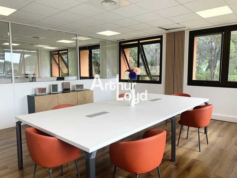 Office in Valbonne for sale - Interior Photo - Image 2 of 6