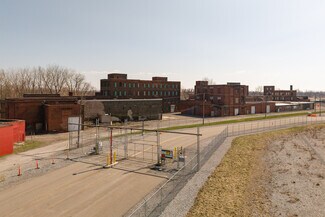 Plus de détails pour 703 Elk St, Buffalo, NY - Industriel à vendre
