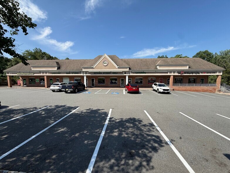 503 N Franklin Tpke, Ramsey, NJ à louer - Photo du bâtiment - Image 1 de 11