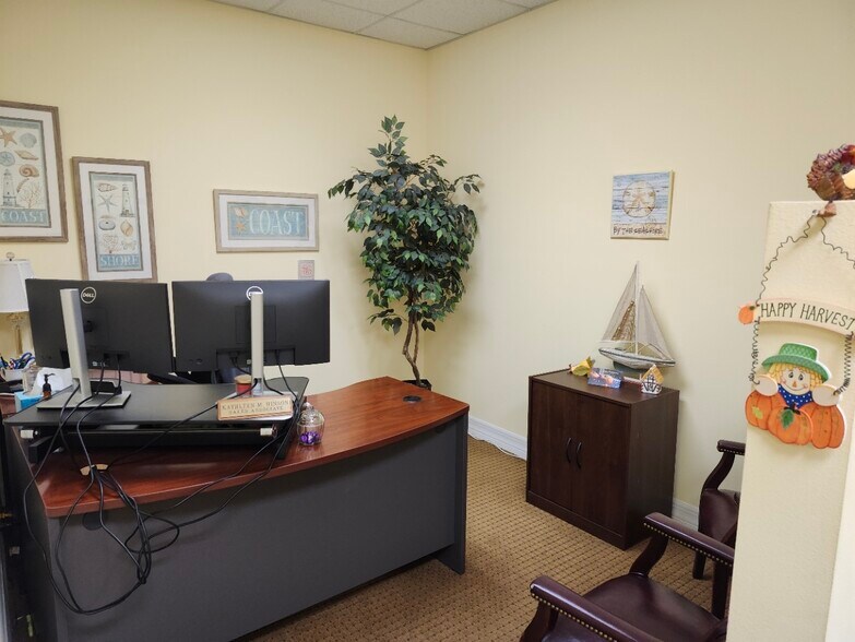 3760 W Eau Gallie Blvd, Melbourne, FL à louer - Photo du bâtiment - Image 3 de 9