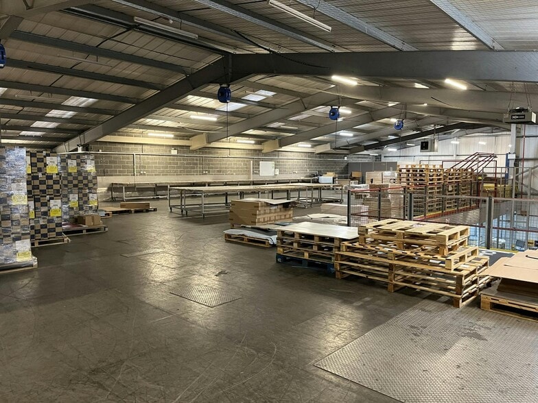 21 St Andrews Way, London for lease - Building Photo - Image 2 of 10