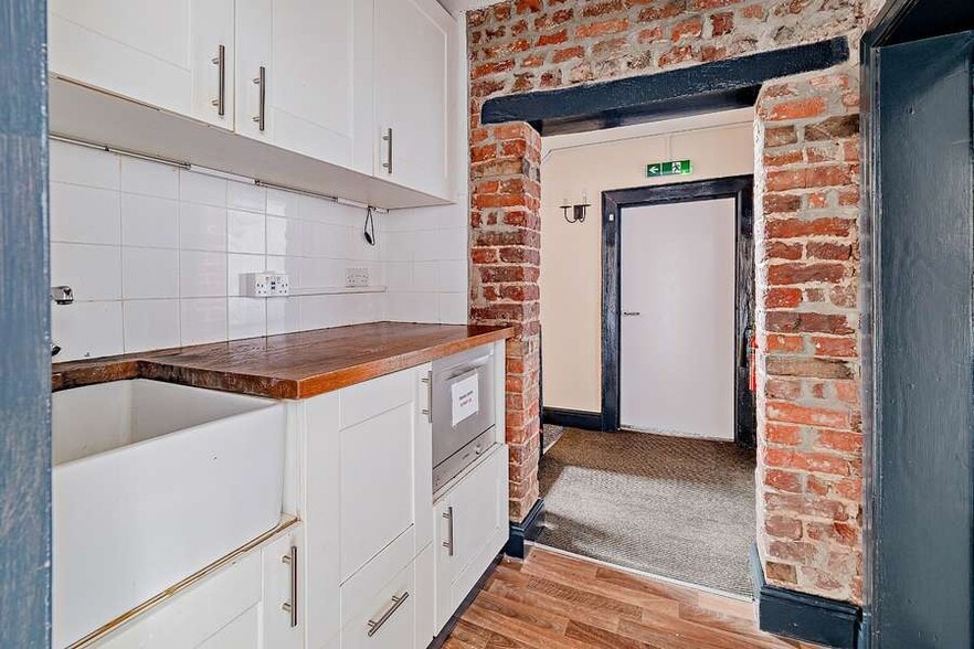 4-6 Princess St, Knutsford for lease - Building Photo - Image 3 of 5