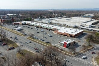 1770 Central Ave, Colonie, NY à louer Aérien- Image 1 de 7