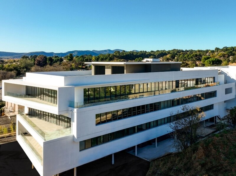 Office in Aubagne for sale Primary Photo- Image 1 of 7