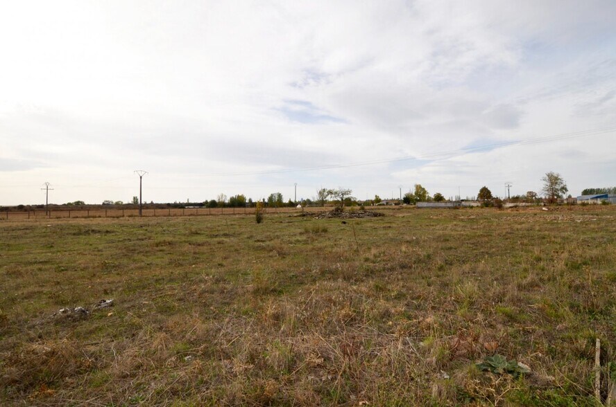 Hermanos Grimm, Santa Marta de Tormes, Salamanca, Salamanca for sale - Building Photo - Image 2 of 11