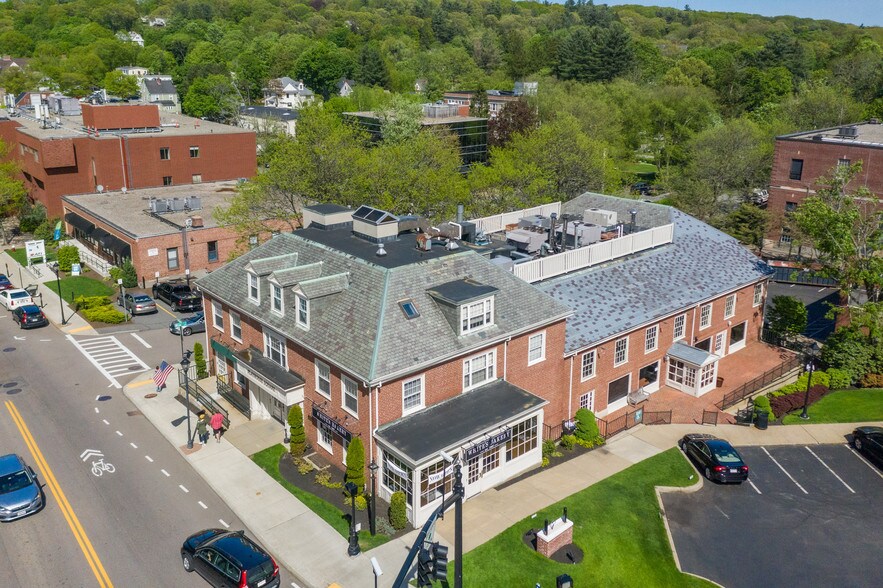 380 Washington St, Wellesley, MA à louer - Photo du bâtiment - Image 3 de 9