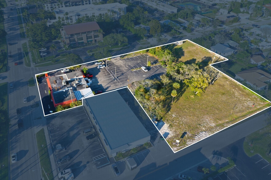 3100 Tamiami Trl N, Naples, FL for lease - Building Photo - Image 2 of 6