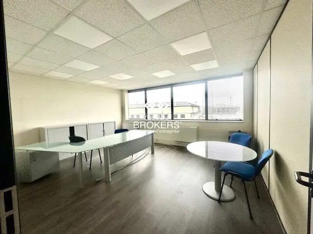 Office in Cergy for lease Interior Photo- Image 1 of 9